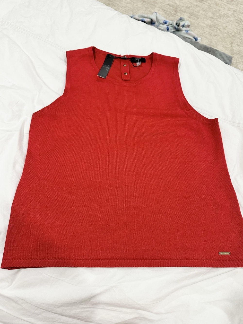 T Tahari Tank Top in Red Size XL NWT